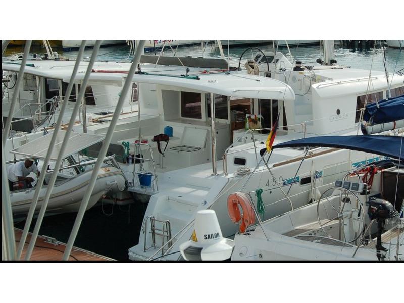 Book yachts online - catamaran - Lagoon 450 - Angela - rent