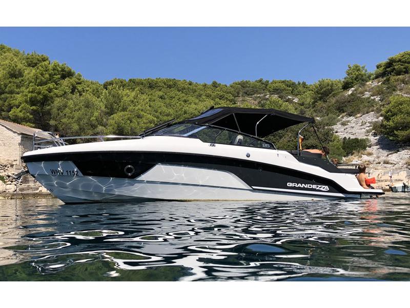 Book yachts online - motorboat - Grandezza 25S - SANDRA - rent