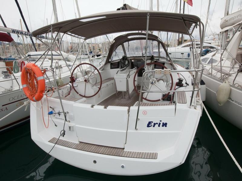 Book yachts online - sailboat - Sun Odyssey 379 - Erin - rent
