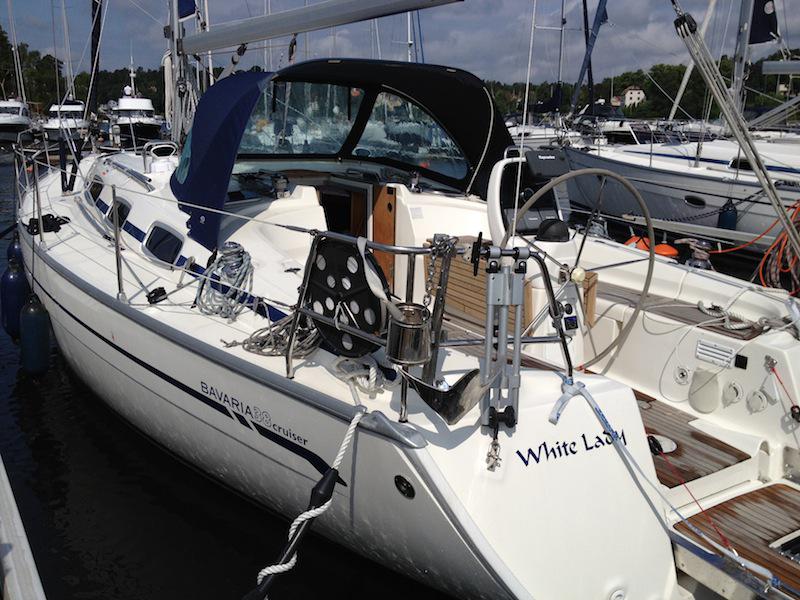Book yachts online - sailboat - Bavaria 38 Cruiser - White Lady - rent