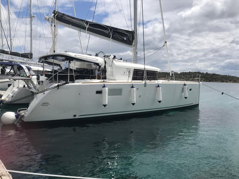 Book yachts online - catamaran - Lagoon 450F - Rigel Kentaurus (SXM) - rent