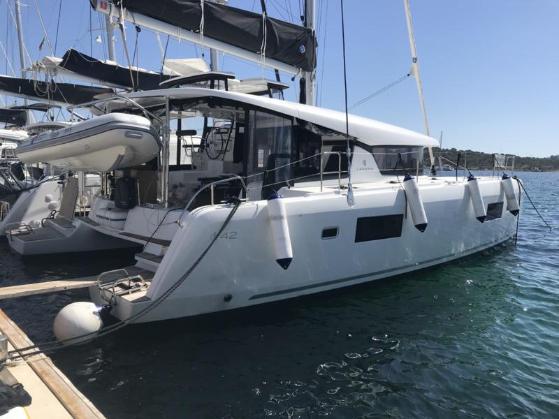 Book yachts online - catamaran - Lagoon 42 - Zippiri (WM, Inverter, Heating) - rent