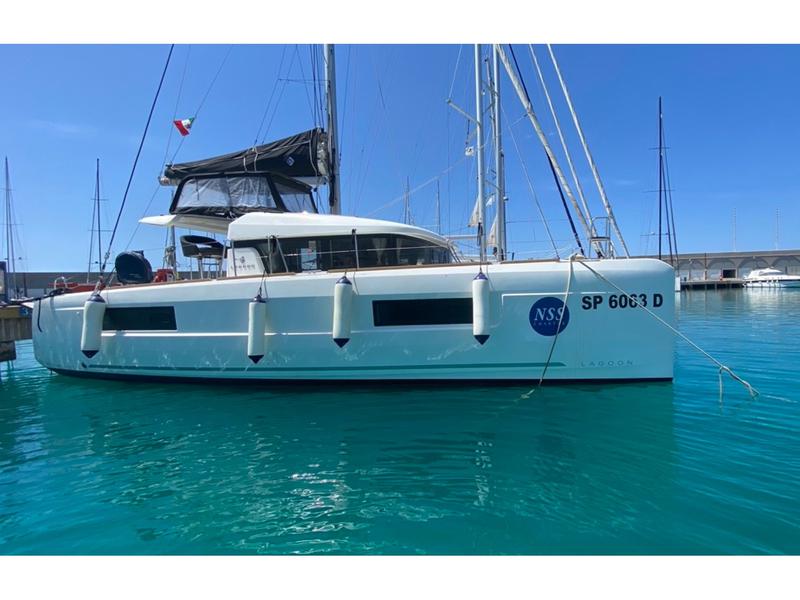 Book yachts online - catamaran - Lagoon 40 - Orso di Mare (WM, Inverter) - rent
