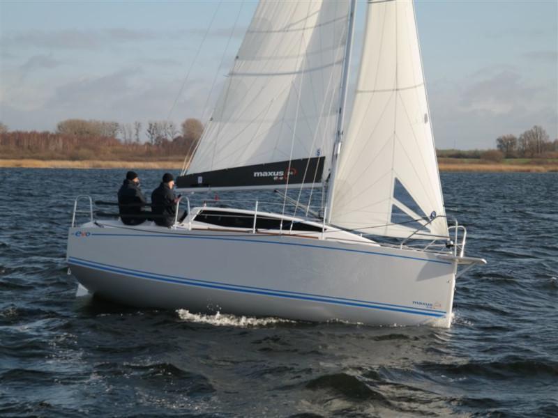 Book yachts online - sailboat - Maxus evo 24 Standard - KOMEDIA - rent