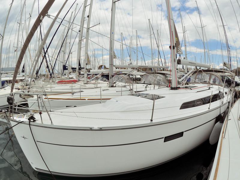 Book yachts online - sailboat - Bavaria  C42 - Melia - rent