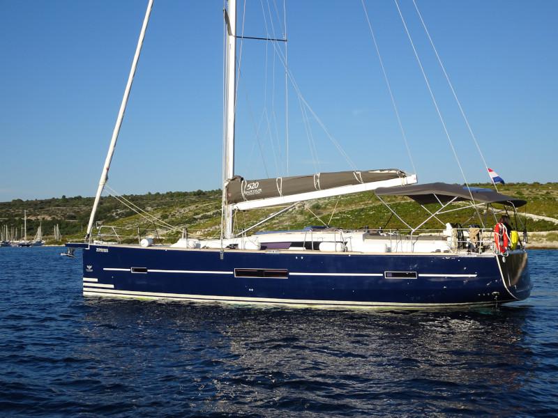 Book yachts online - sailboat - Dufour 520 GL - NOTUS - rent