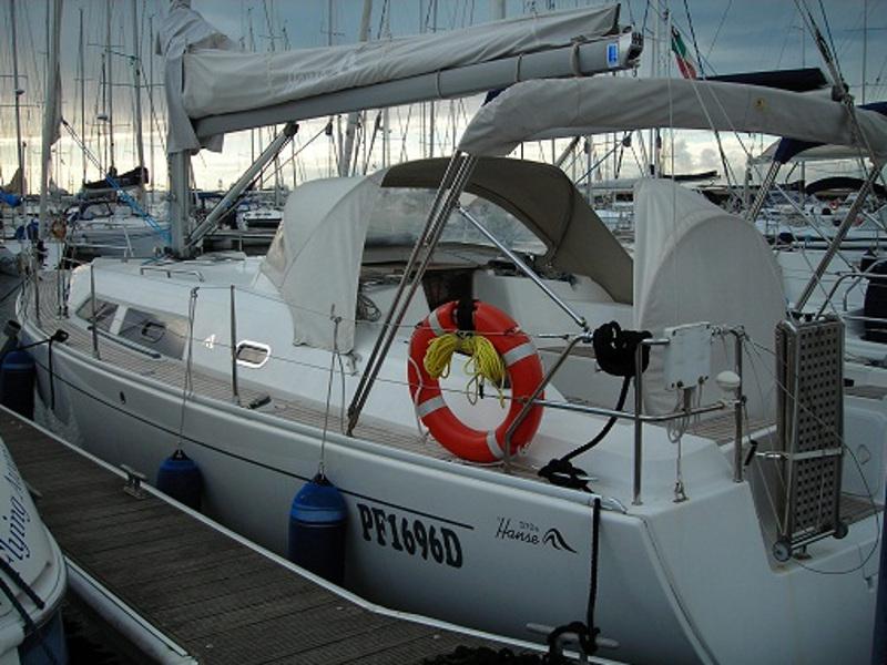 Book yachts online - sailboat - Hanse 370 - Sventola - rent