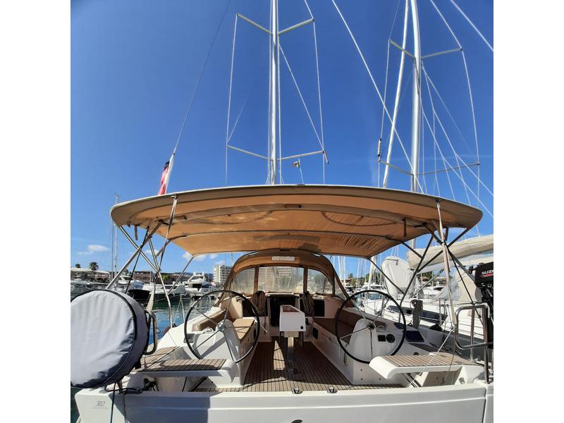 Book yachts online - sailboat - Dufour 382 Grand Large - Notus - rent