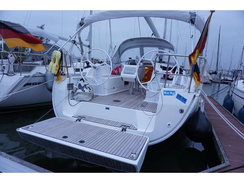 Book yachts online - sailboat - Bavaria Cruiser 37 - Aventura - rent