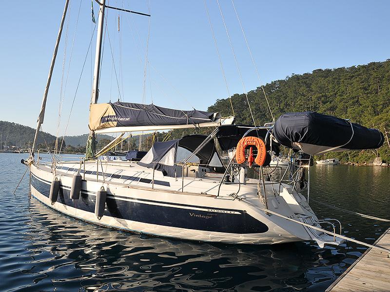 Book yachts online - sailboat - Harmony 47 - Marlin - rent