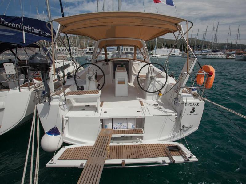 Book yachts online - sailboat - Oceanis 38.1 - Dvorak - rent