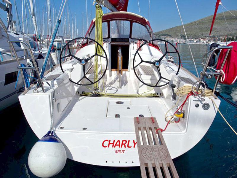 Book yachts online - sailboat - Salona 35 - Charly - rent