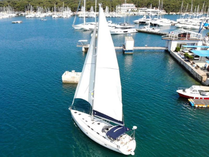 Book yachts online - sailboat - Bavaria 46 Cruiser - Tweety - rent