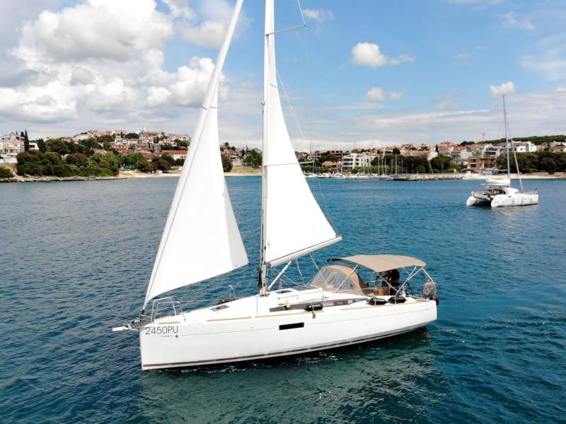 Book yachts online - sailboat - Sun Odyssey 349 - 2 Cab - Marie - rent