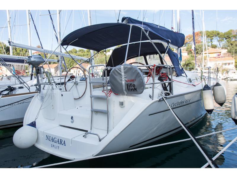 Book yachts online - sailboat - Beneteau Cyclades 43.4 - NIAGARA - rent