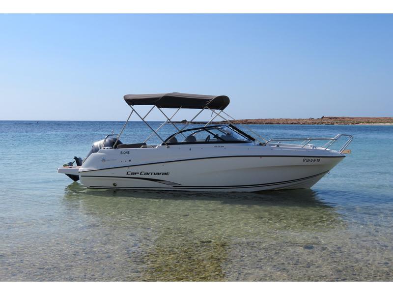 Book yachts online - motorboat - Cap Camarat 6.5 BR - B-One - rent