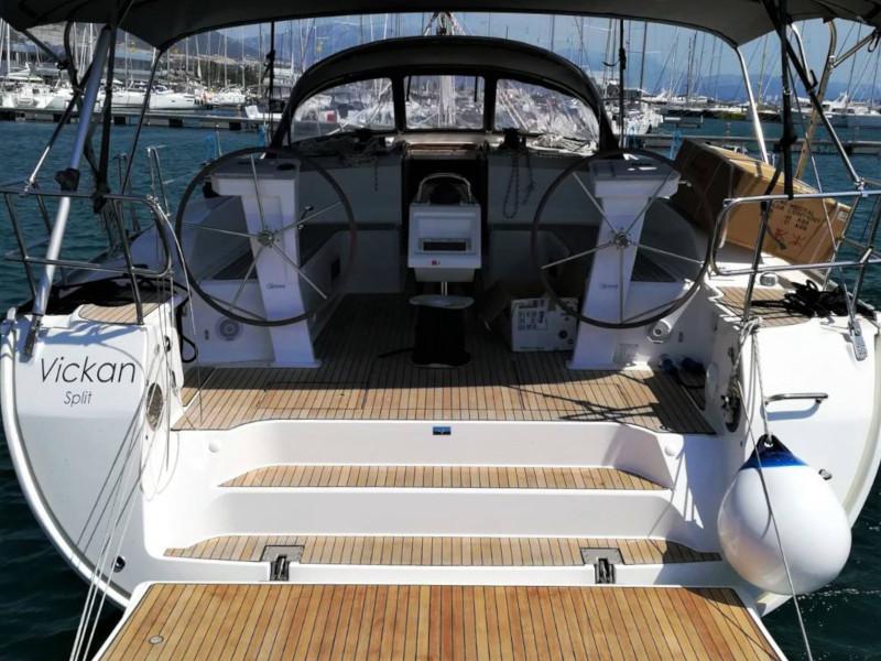 Book yachts online - sailboat - Bavaria Cruiser 51 - Vickan - rent