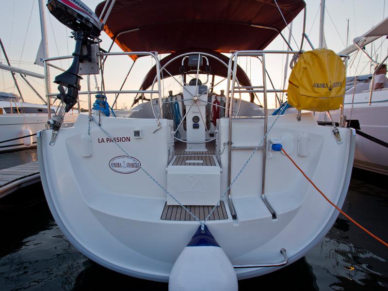 Book yachts online - sailboat - Delphia 37 - LA PASSION DU VIN - rent