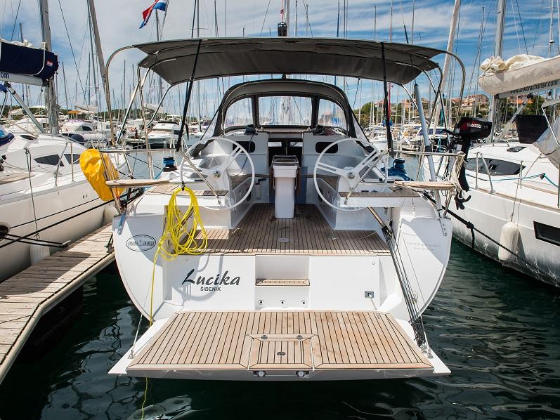 Book yachts online - sailboat - Elan 45 Impression - LUCIKA - rent