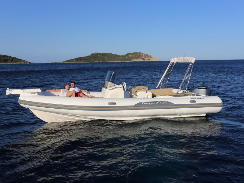 Book yachts online - motorboat - Tempest 775 - Costa di Nacra - rent