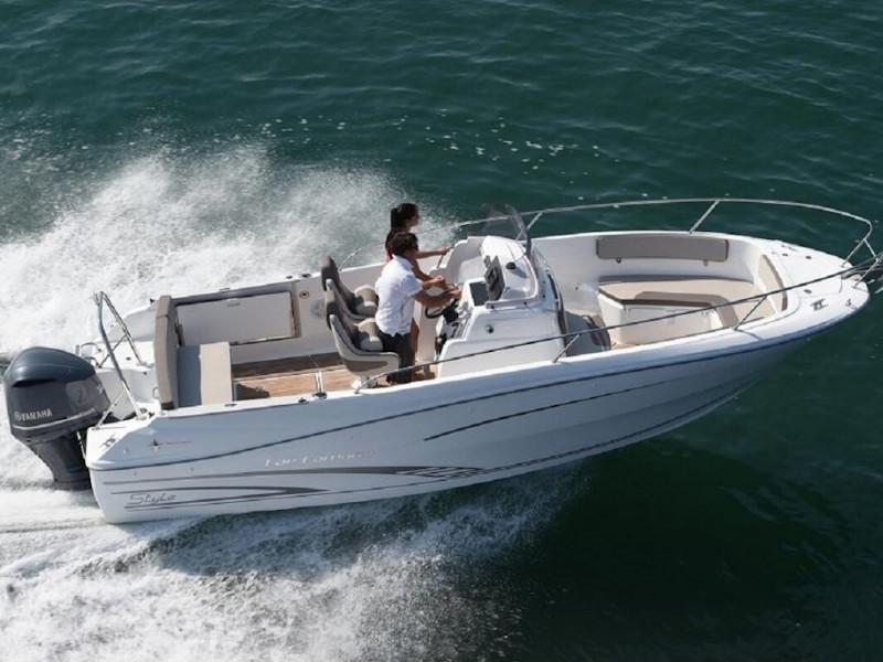 Book yachts online - motorboat - Cap Camarat 5.5 WA S2 - Pinot - rent