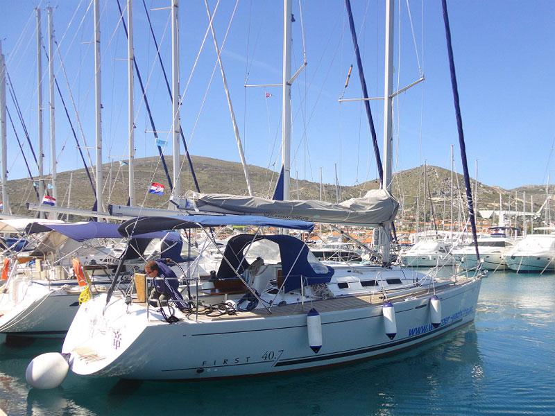 Book yachts online - sailboat - First 40.7 - Kodo - rent