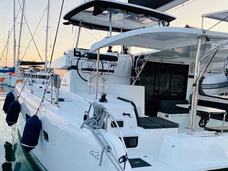 Book yachts online - catamaran - Lagoon 42 - Ulysses - rent