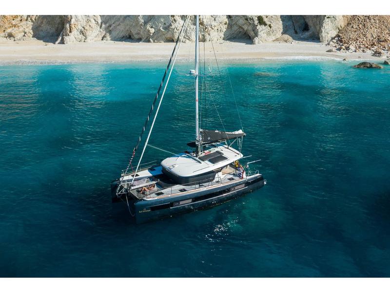 Book yachts online - catamaran - Lagoon 40 - Sol Invictus VIP-equipped - rent