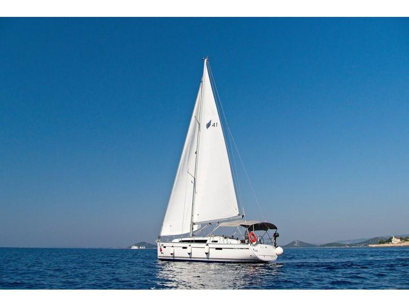 Book yachts online - sailboat - Bavaria Cruiser 41 - MH 68 - rent