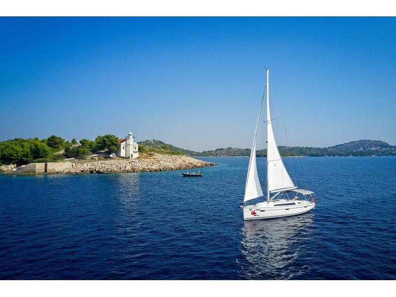 Book yachts online - sailboat - Bavaria Cruiser 41 - MH 63 - rent