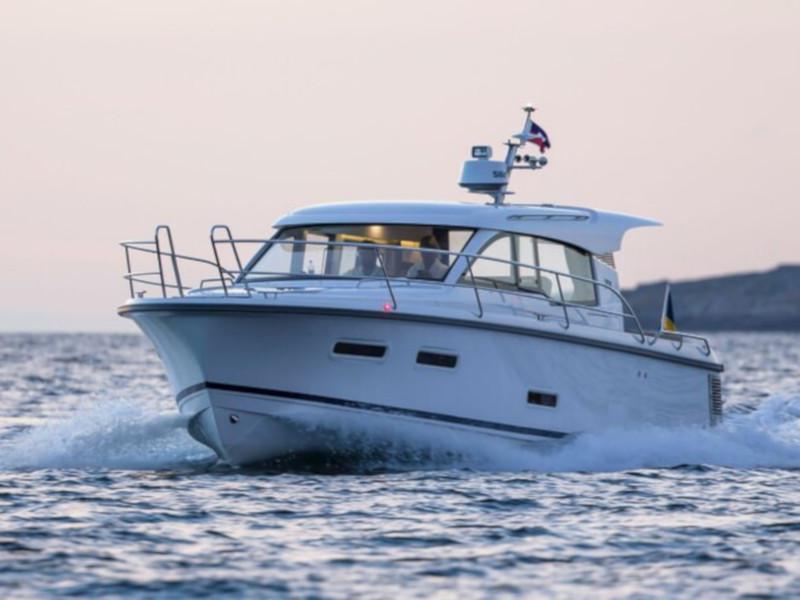 Book yachts online - motorboat - Nimbus 305 Coupe - no name - rent