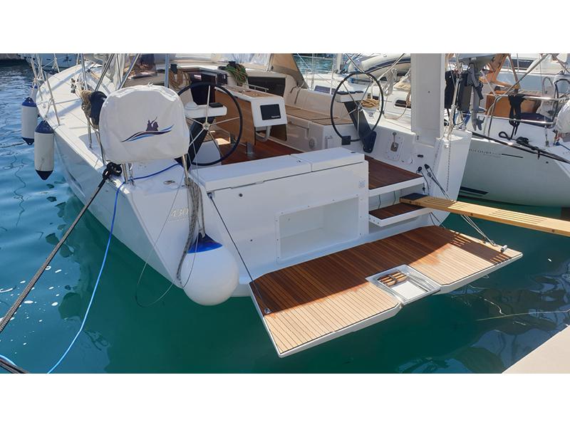 Book yachts online - sailboat - Dufour 430 Grand Large - Calando - rent