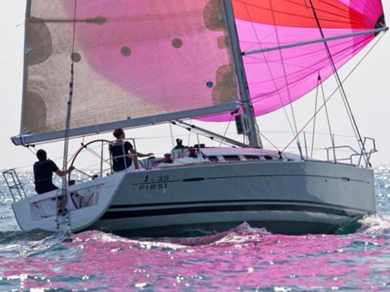 Book yachts online - sailboat - First 35 - Sophie - rent