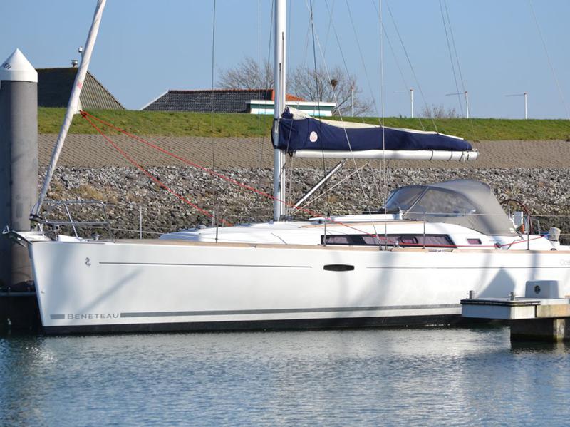 Book yachts online - sailboat - Oceanis 37 - Cinzia - rent