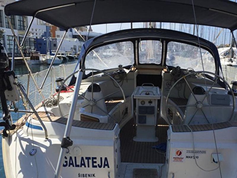 Book yachts online - sailboat - Bavaria 44 - GALATEJA - new sails 2017 - rent