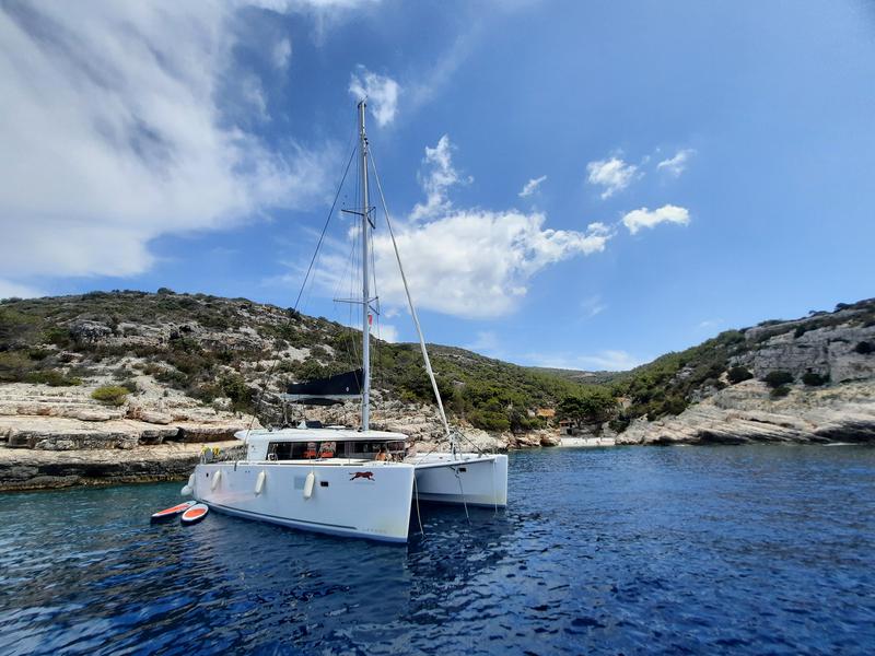 Book yachts online - catamaran - Lagoon 450  F - ADRIATIC CHEETAH - rent