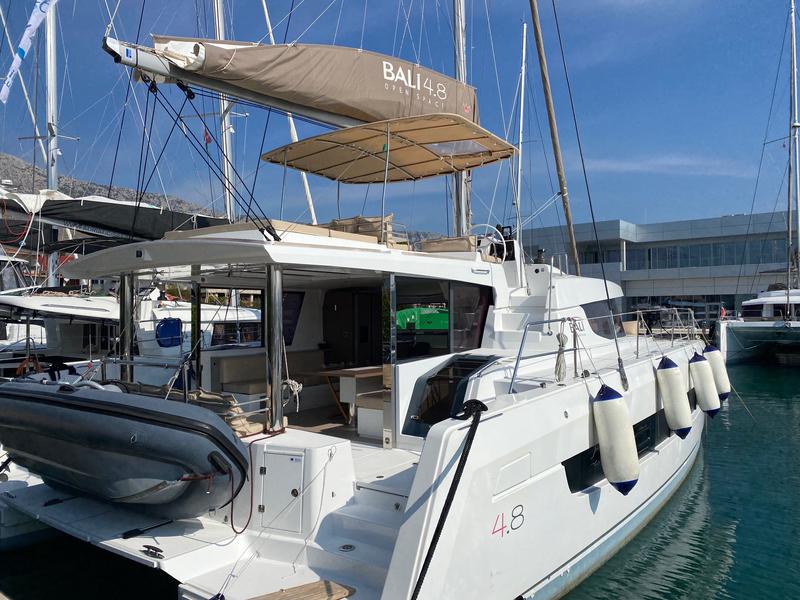 Book yachts online - catamaran - Bali 4.8 - BAŠA - rent