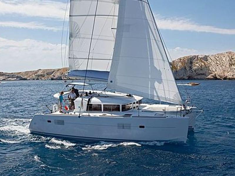 Book yachts online - catamaran - Lagoon 400 - MareQuiero - rent