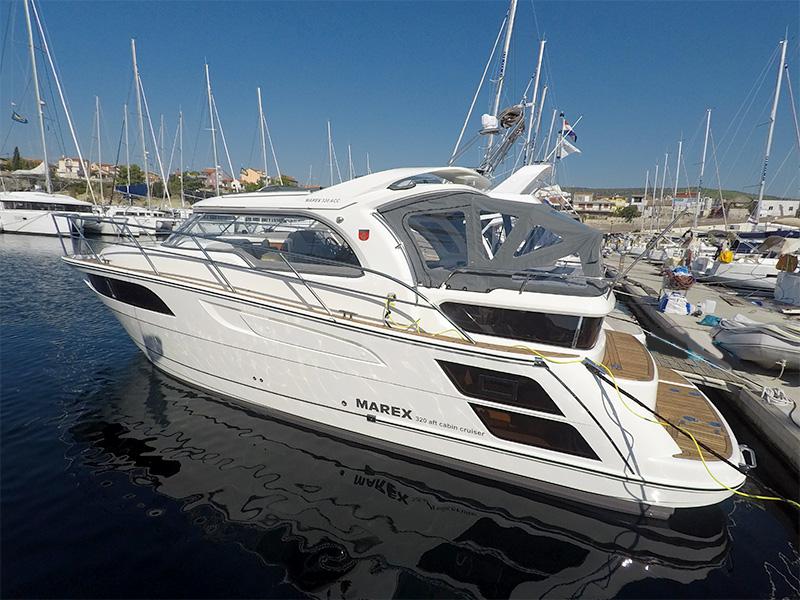 Book yachts online - motorboat - Marex 320 ACC - Aurora - rent