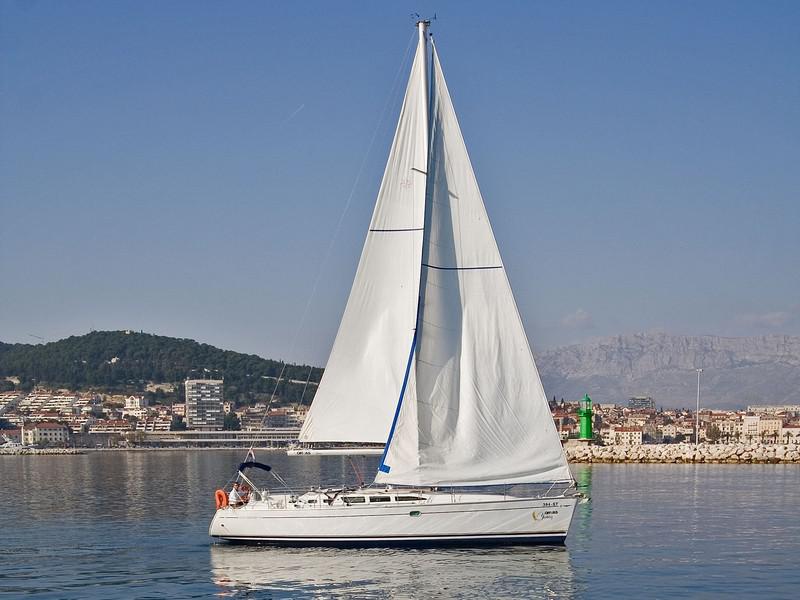 Book yachts online - sailboat - Sun Odyssey 43 - MAKARSKA II - rent