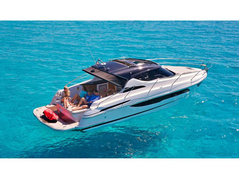 Book yachts online - motorboat - Focus Power 36 Hard Top - GOLEM I - rent