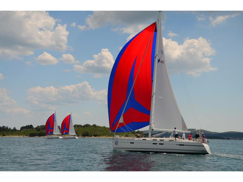 Book yachts online - sailboat - Bavaria Cruiser 45 - Kasela - rent
