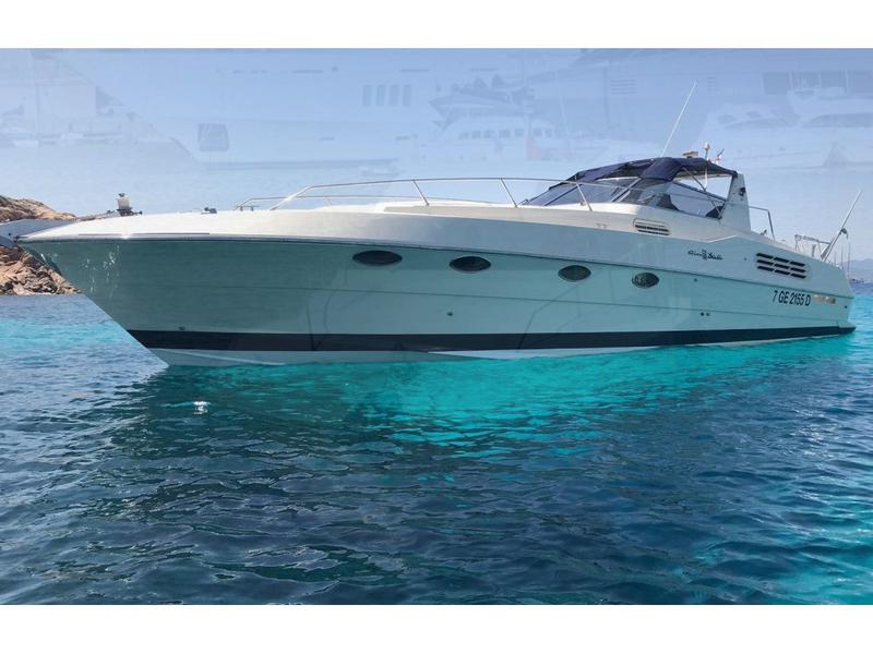 Book yachts online - motorboat - Riva 50 - Real - rent