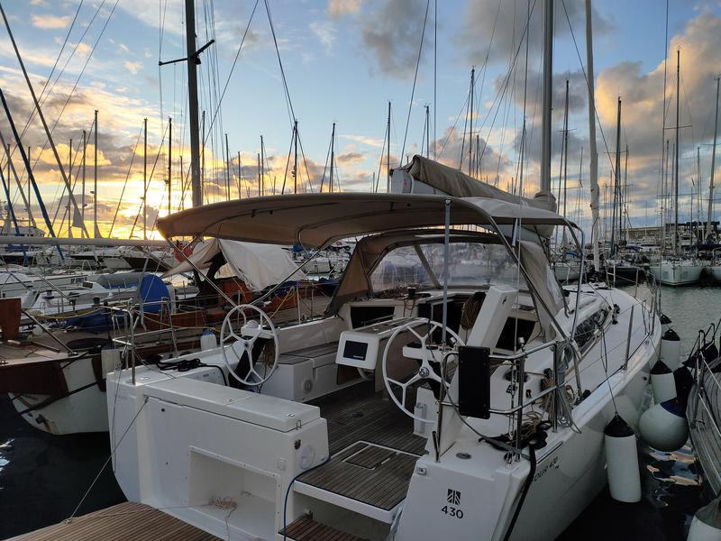 Book yachts online - sailboat - Dufour 430 Grand Large - Malime - rent
