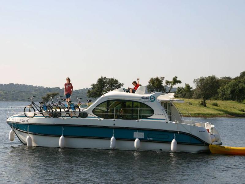 Book yachts online - motorboat - Estivale Quattro B - CASTELNAUDARY FR - rent