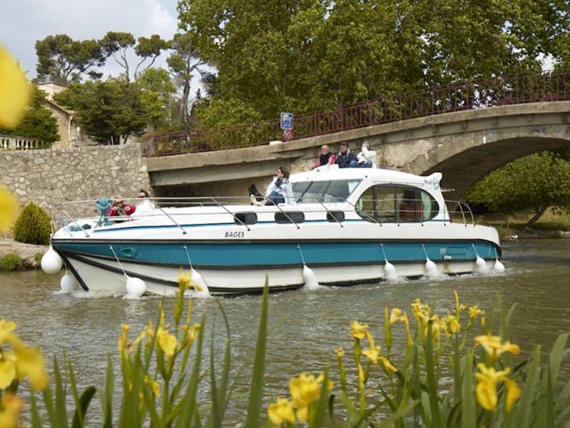 Book yachts online - motorboat - Estivale Octo - AUDELANGE FR - rent