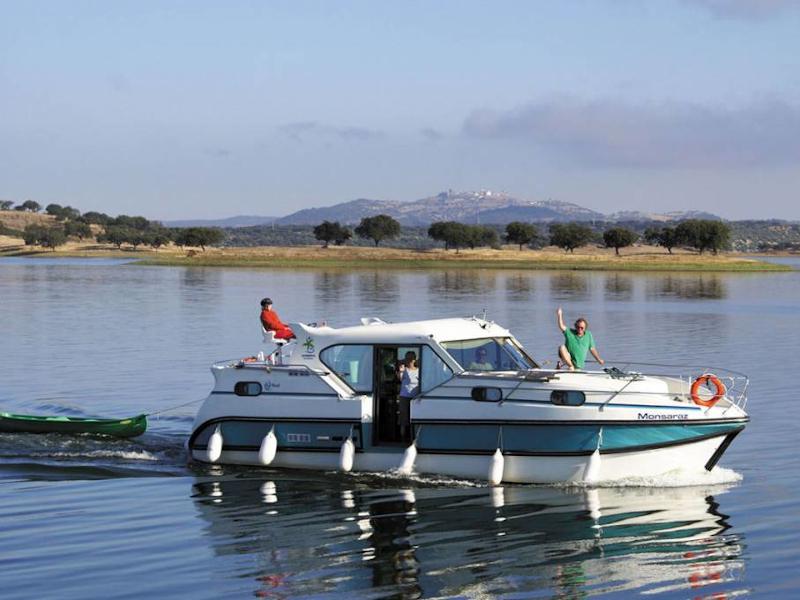 Book yachts online - motorboat - Confort 1100 - NEUSTRELITZ DE - rent