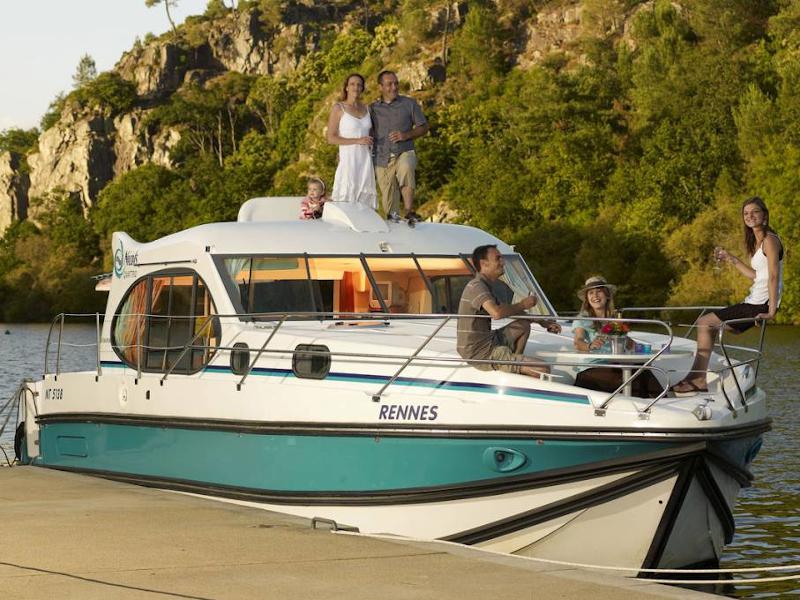 Book yachts online - motorboat - Estivale Quattro S - MONTFORT FR - rent