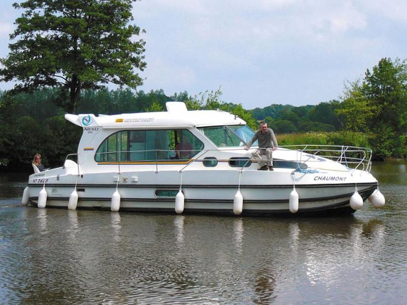 Book yachts online - motorboat - Sedan 1000 - COGNAC FR - rent
