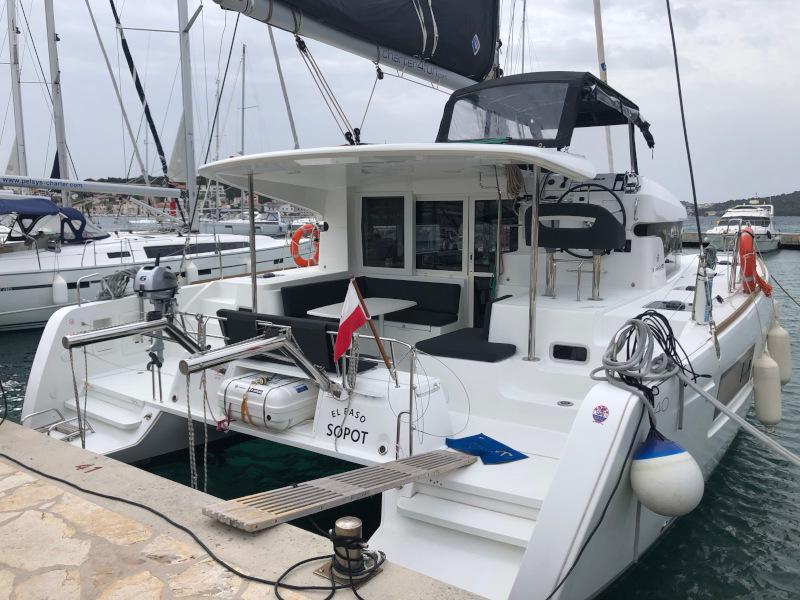 Book yachts online - catamaran - Lagoon 40 - EL PASO - rent
